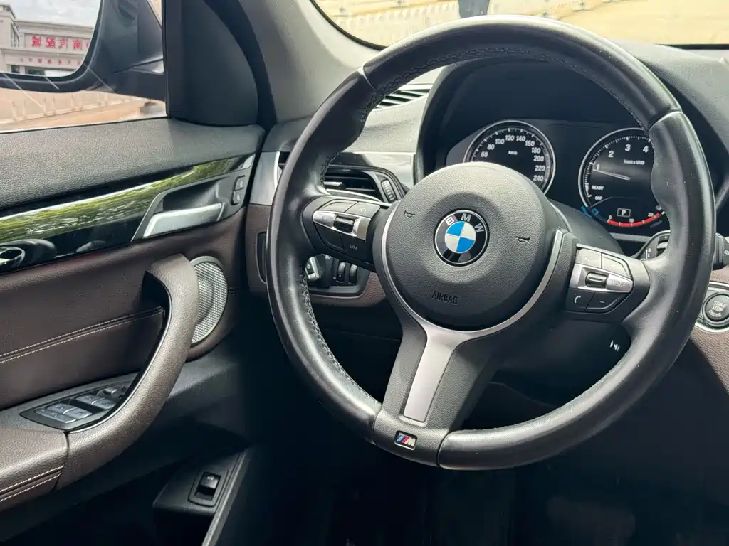 BMW X1 — фото 16