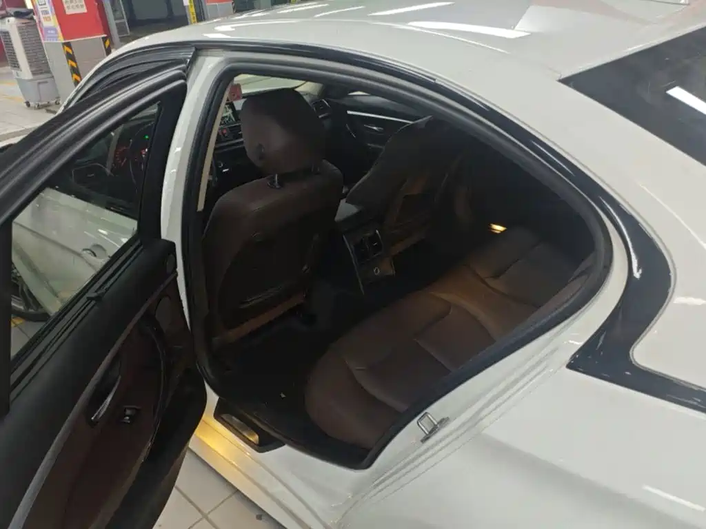 BMW 3 Series — фото 7