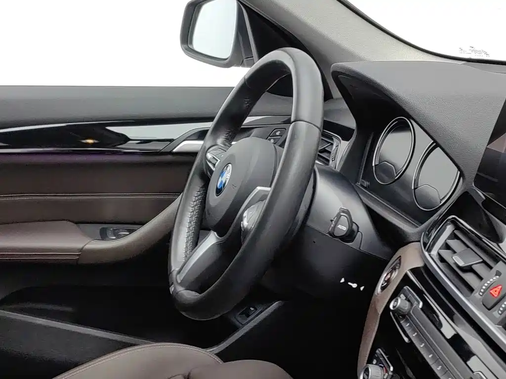 BMW X1 — фото 22