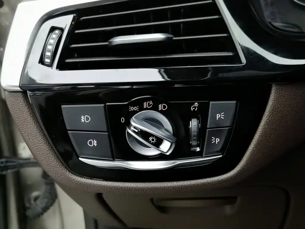 BMW 5 Series New Energy — фото 21