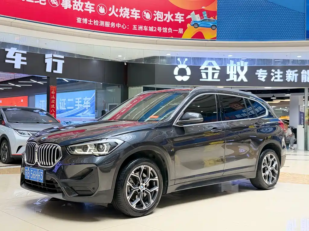 BMW X1 — фото 1