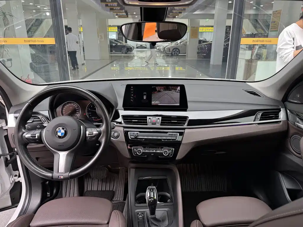 BMW X1 — фото 10