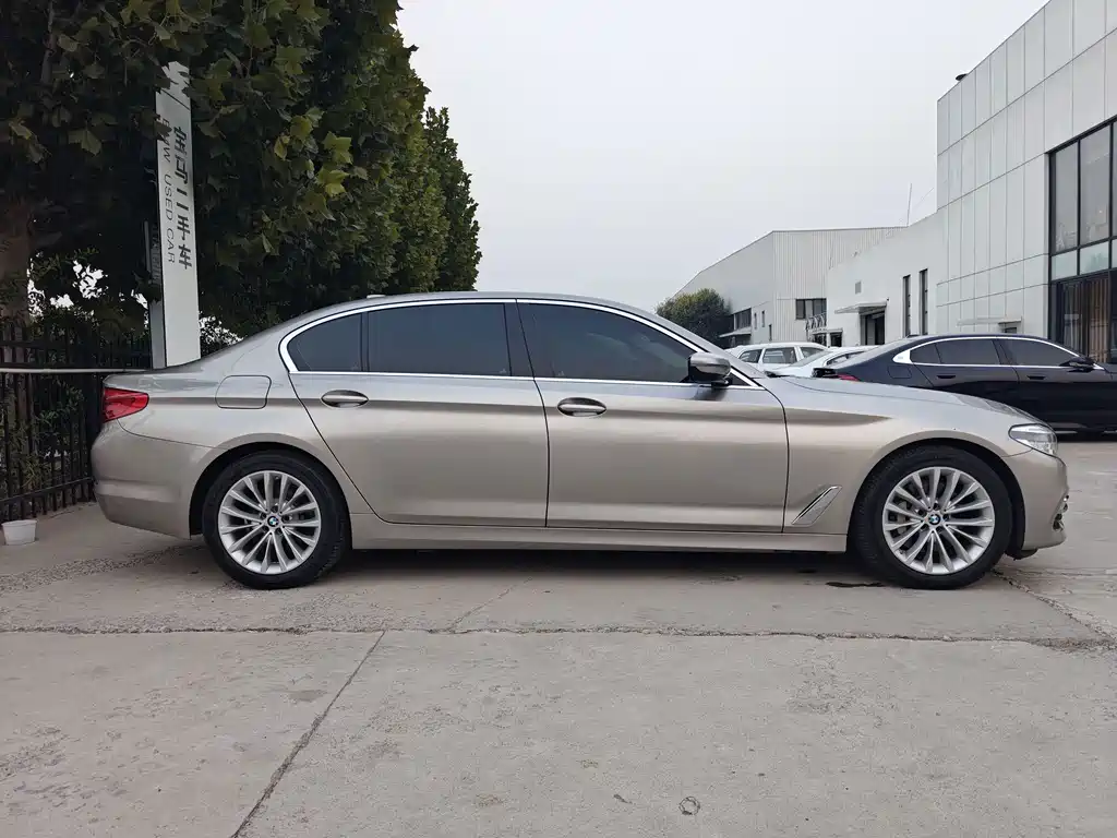 BMW 5 Series New Energy — фото 10