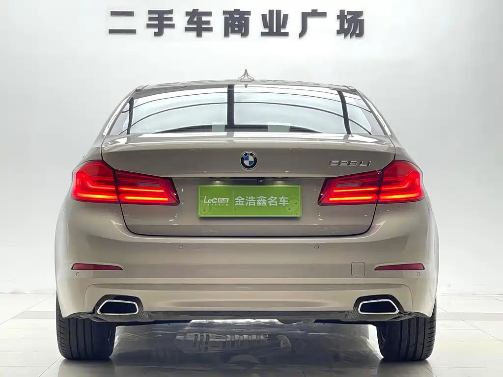 BMW 5 Series — фото 22