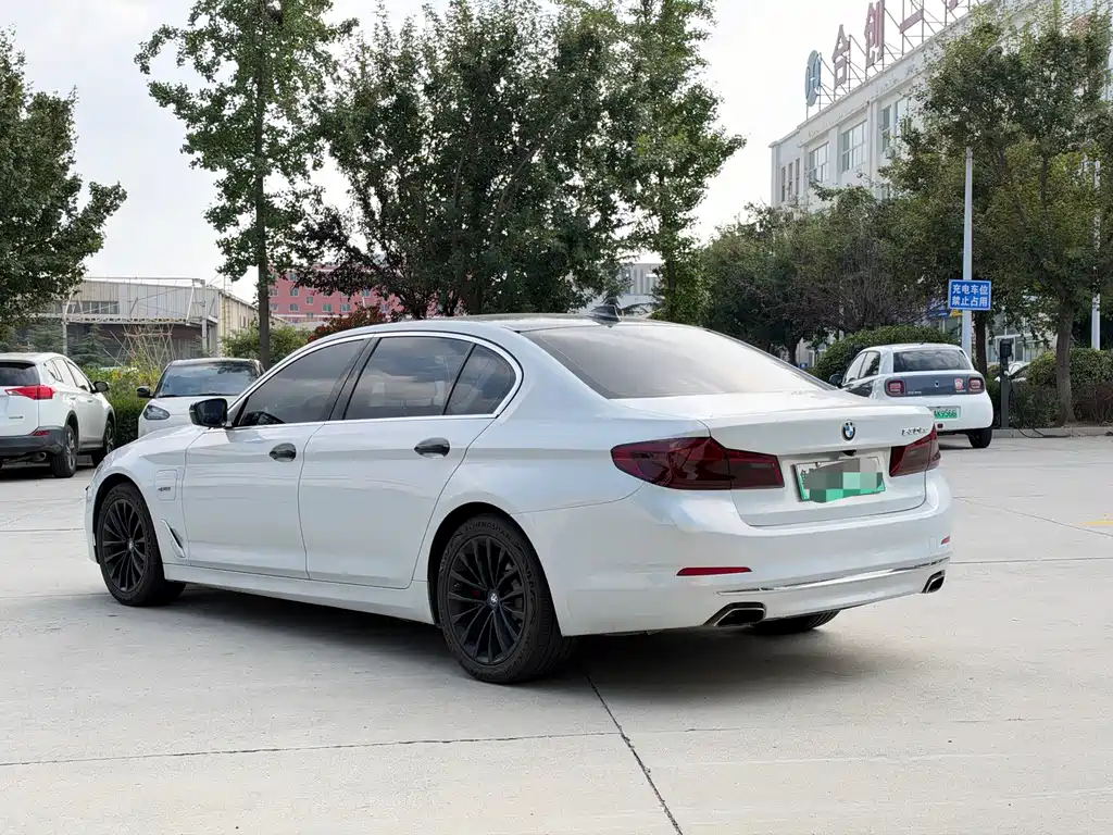 BMW 5 Series New Energy — фото 3
