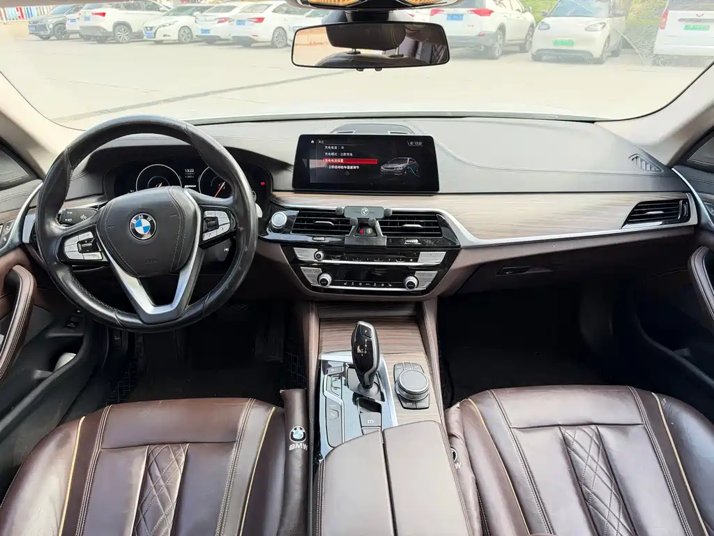 BMW 5 Series New Energy — фото 9