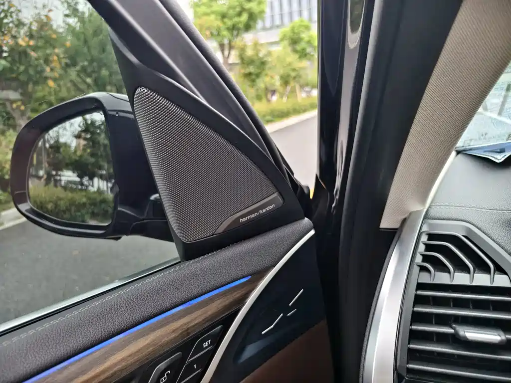 BMW X3 — фото 18