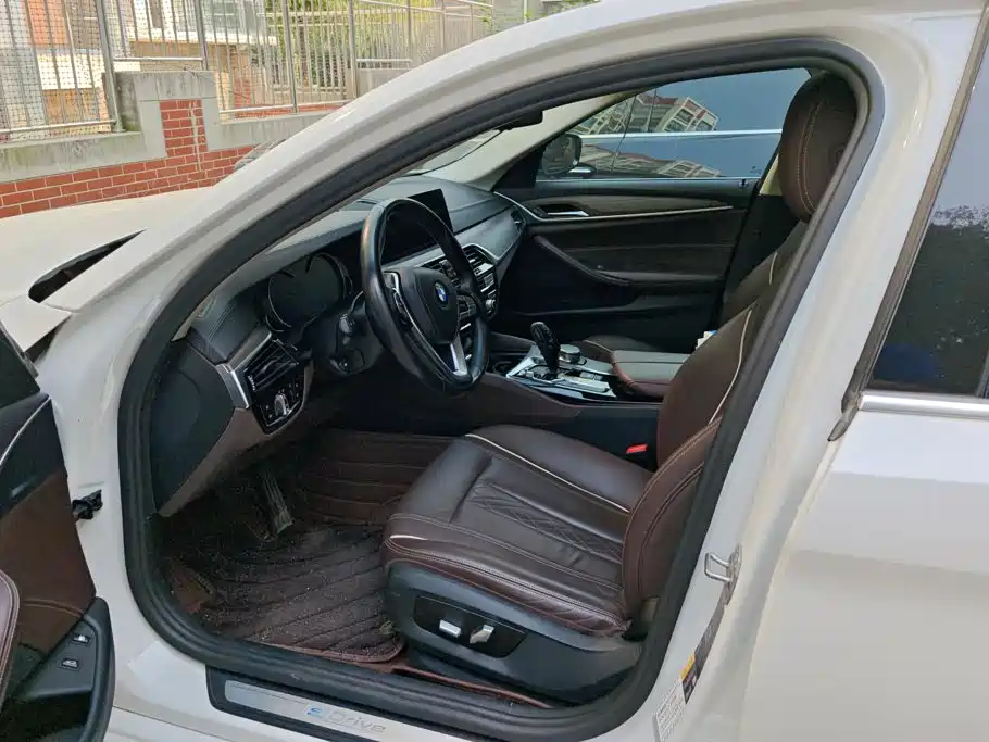 BMW 5 Series New Energy — фото 9