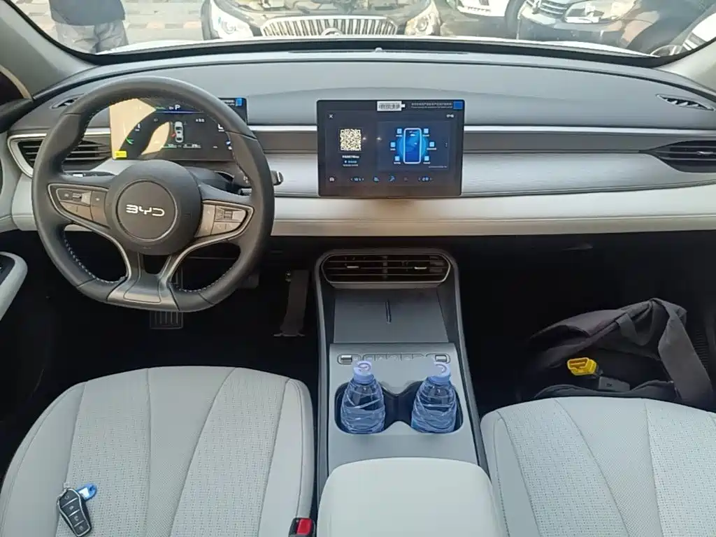 BYD Seal 05 DM-i — фото 10