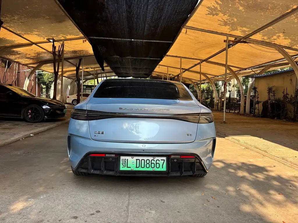 BYD Seal — фото 13