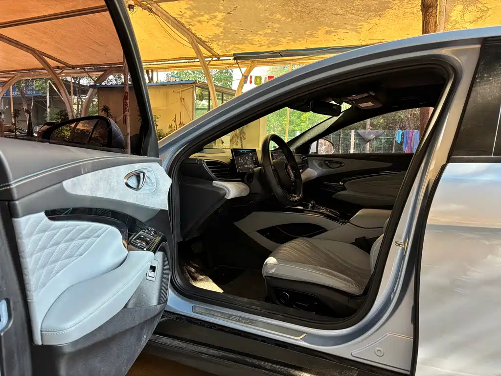 BYD Seal — фото 4