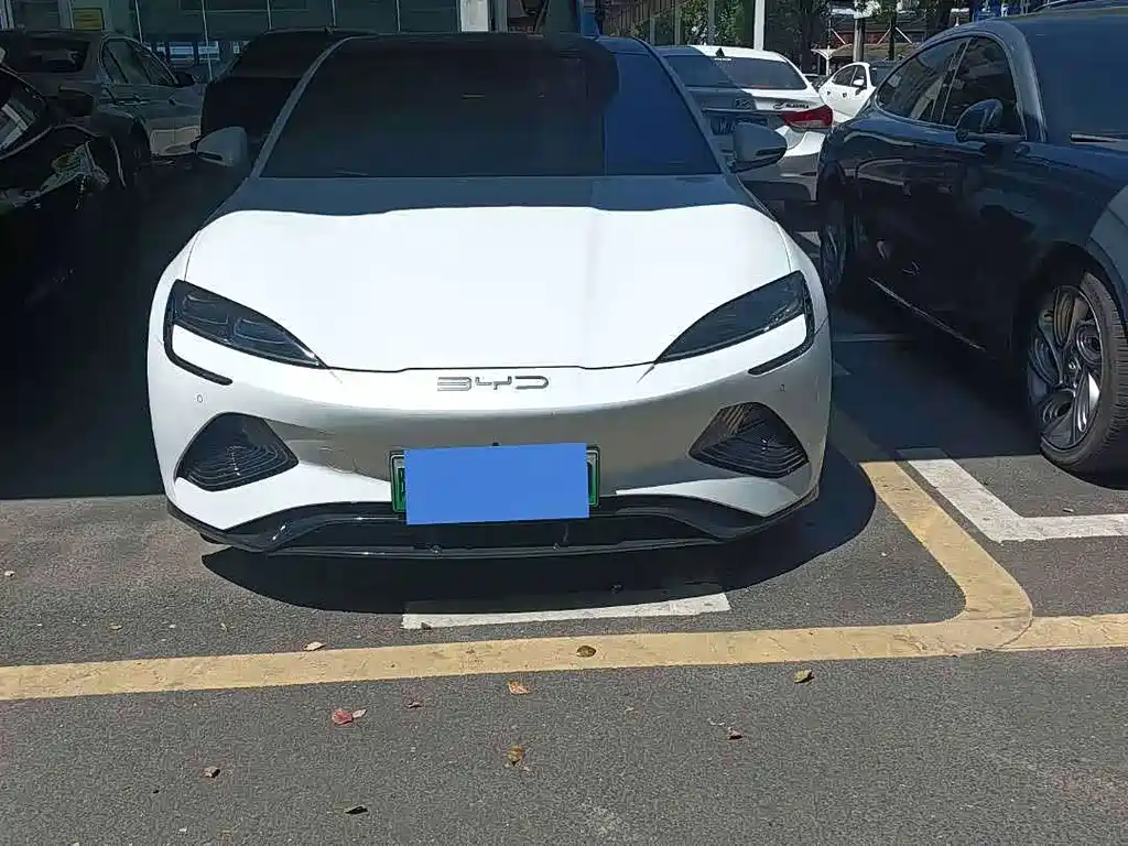 BYD Seal — фото 2