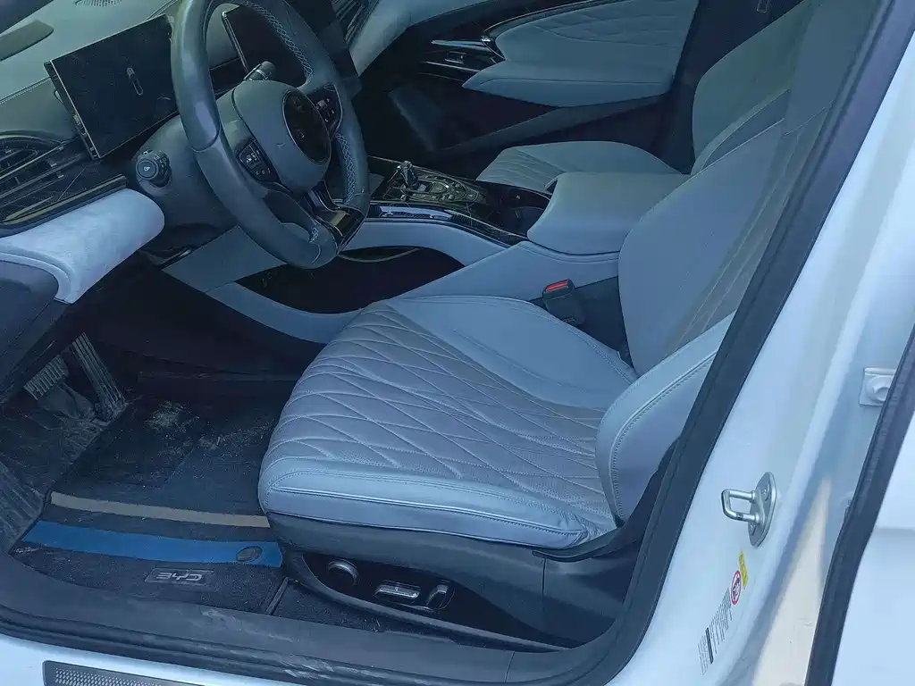 BYD Seal — фото 4