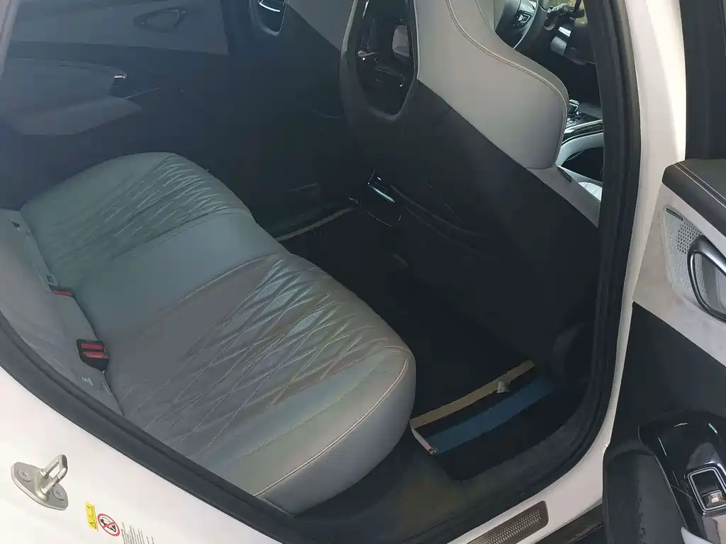 BYD Seal — фото 7
