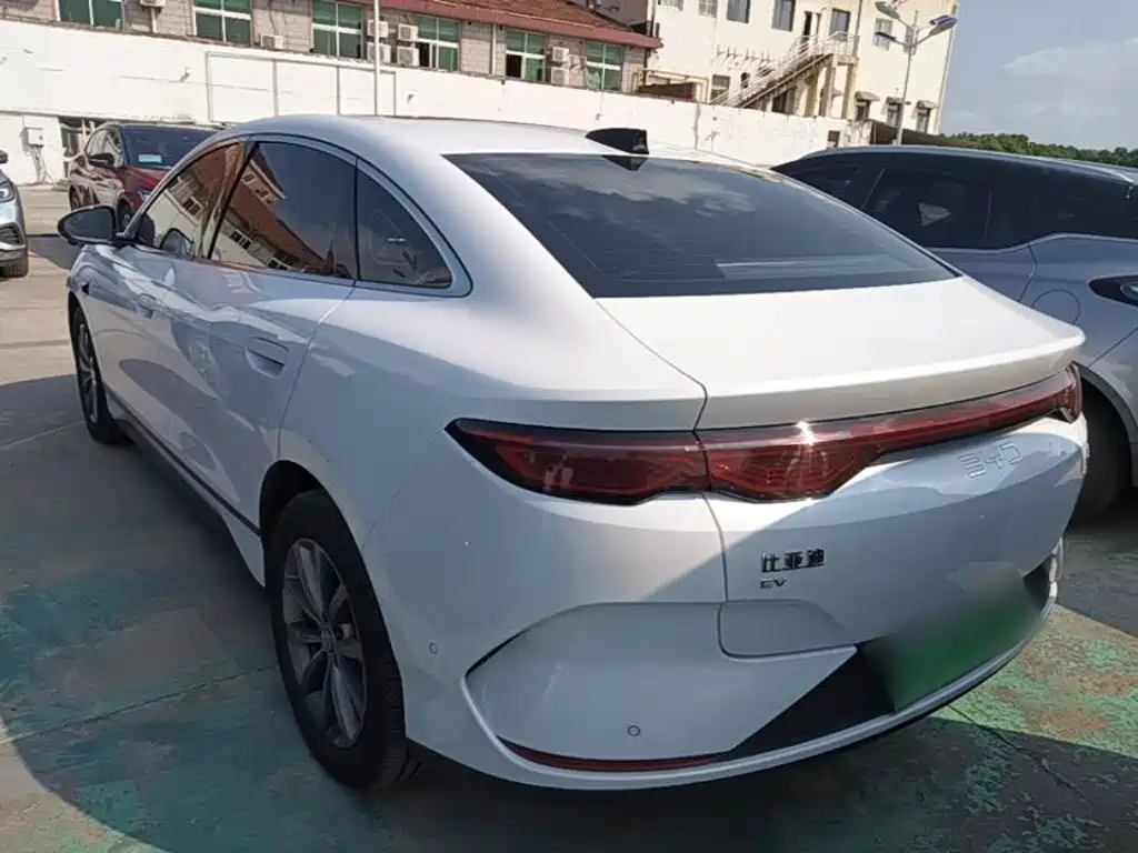 BYD Qin L — фото 5