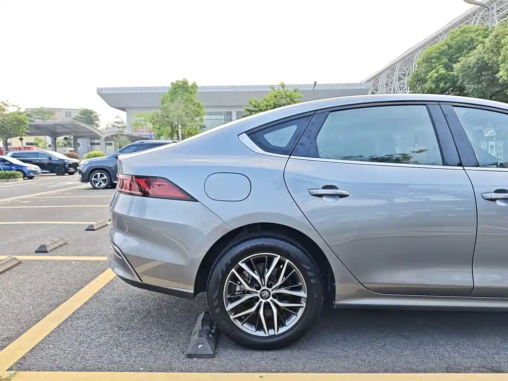 BYD Qin PLUS — фото 23