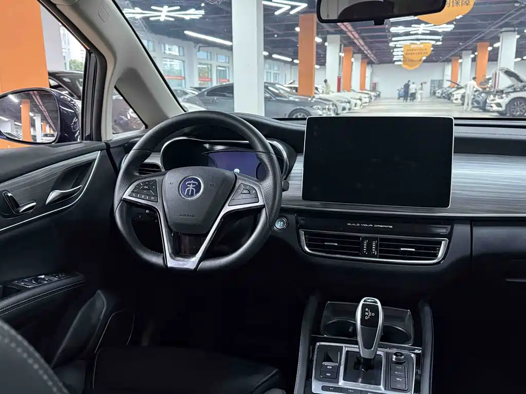 BYD MAX New Energy — фото 11