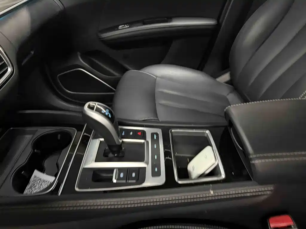BYD MAX New Energy — фото 18
