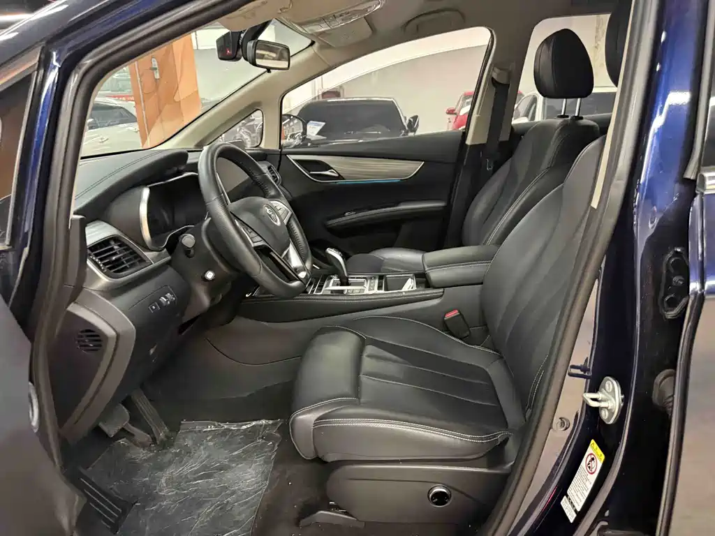 BYD MAX New Energy — фото 10
