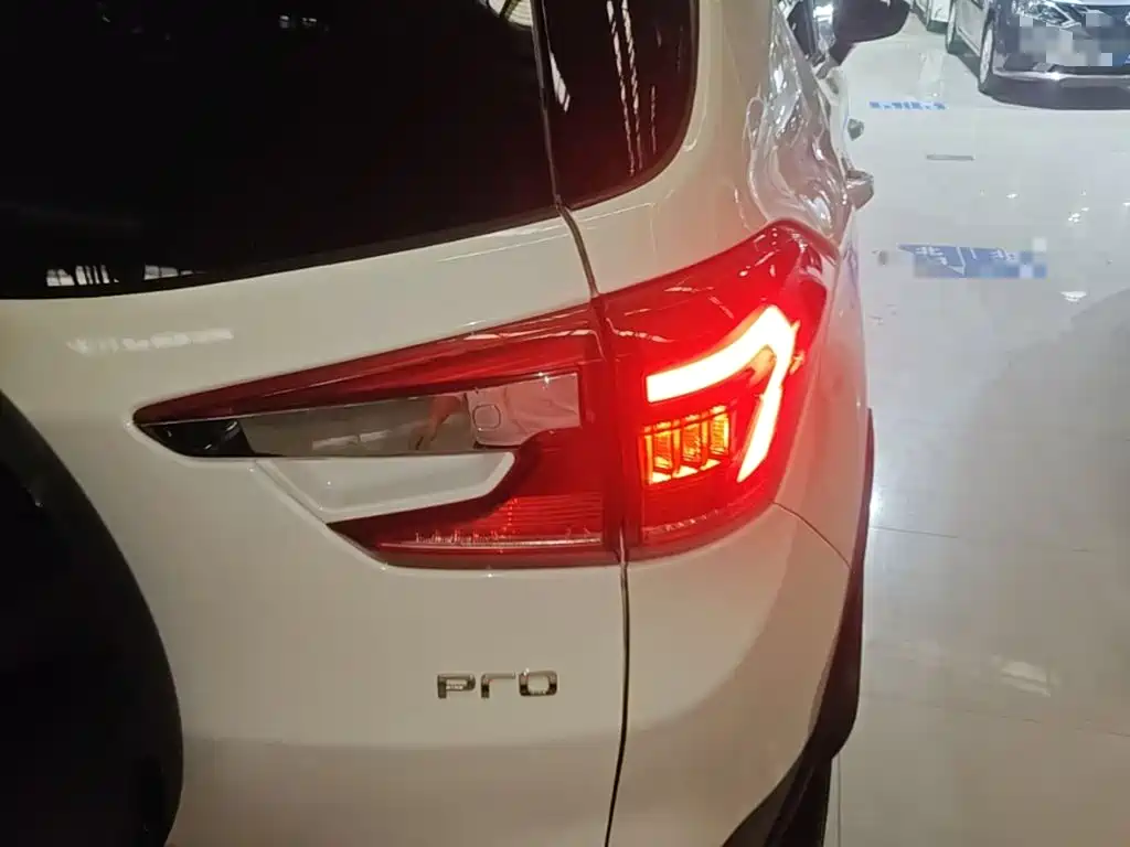 BYD Yuan Pro — фото 8