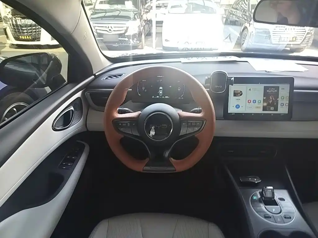 BYD Seal 05 DM-i — фото 11