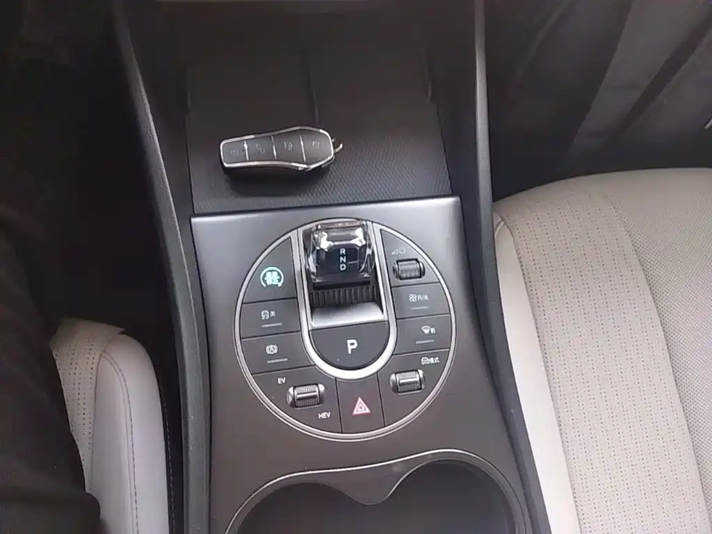 BYD Seal 05 DM-i — фото 14