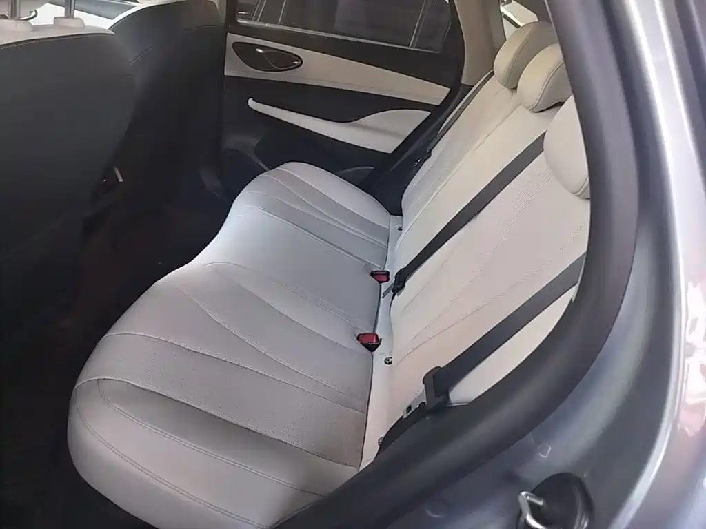 BYD Seal 05 DM-i — фото 17