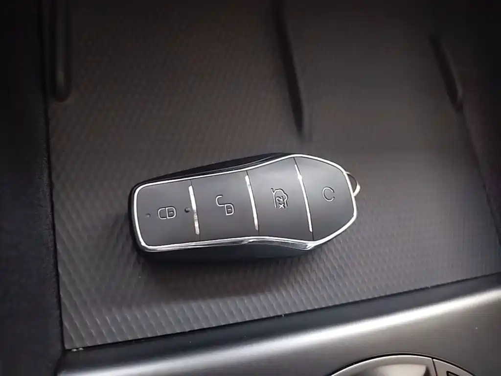 BYD Seal 05 DM-i — фото 9