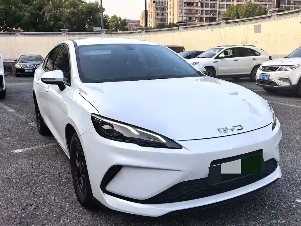 BYD Seal 05 DM-i — фото 3