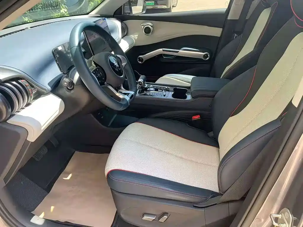 BYD Yuan Plus — фото 4