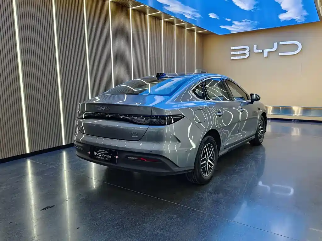 BYD Seal 05 DM-i — фото 13