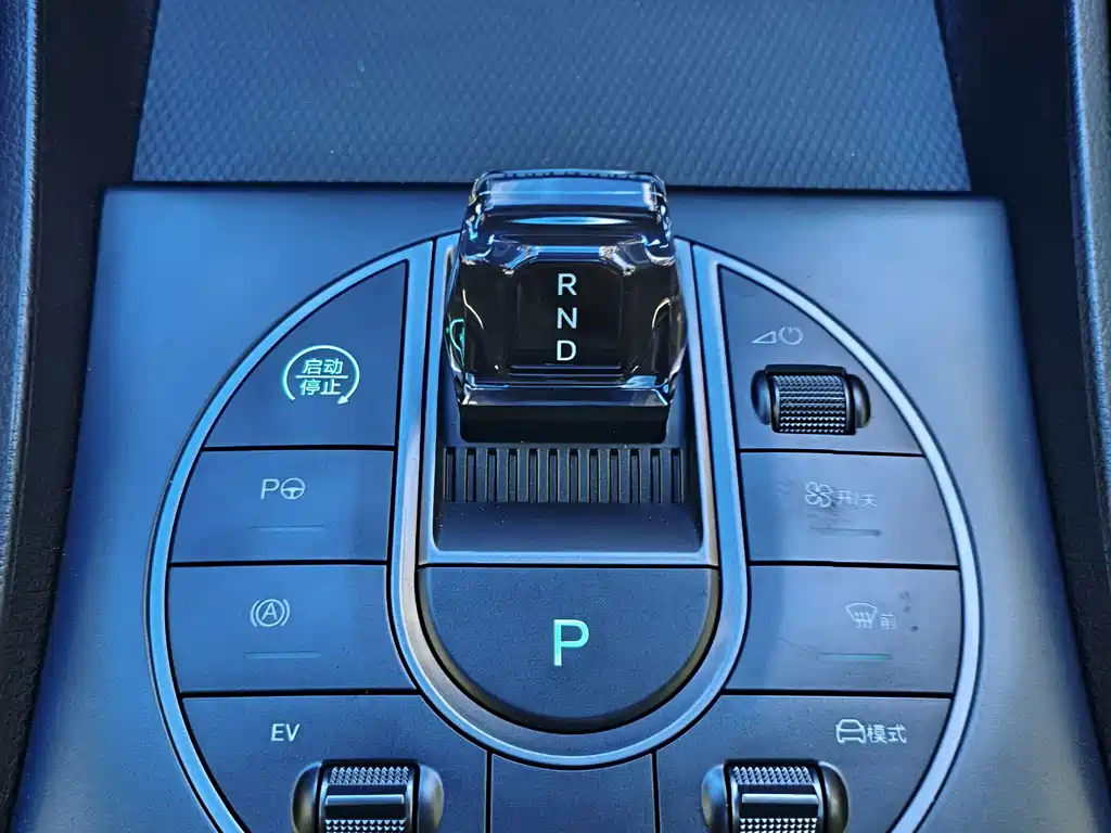 BYD Seal 05 DM-i — фото 10