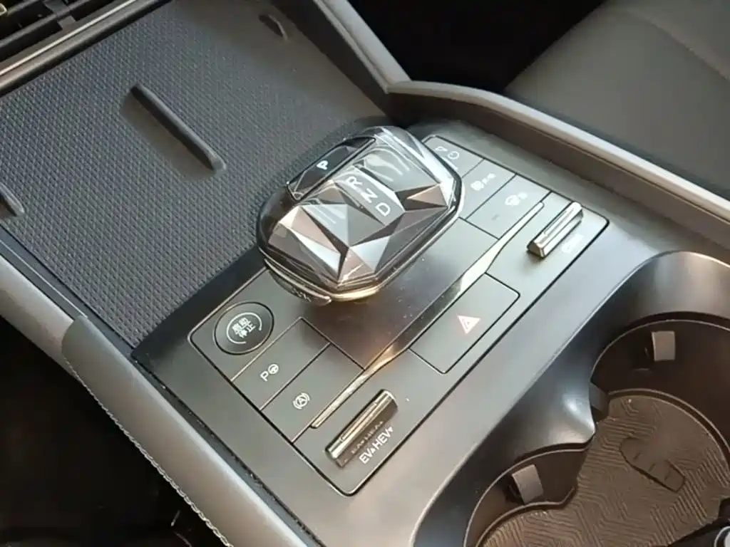 BYD Qin L — фото 14