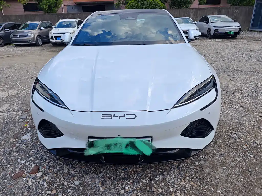 BYD Seal — фото 2
