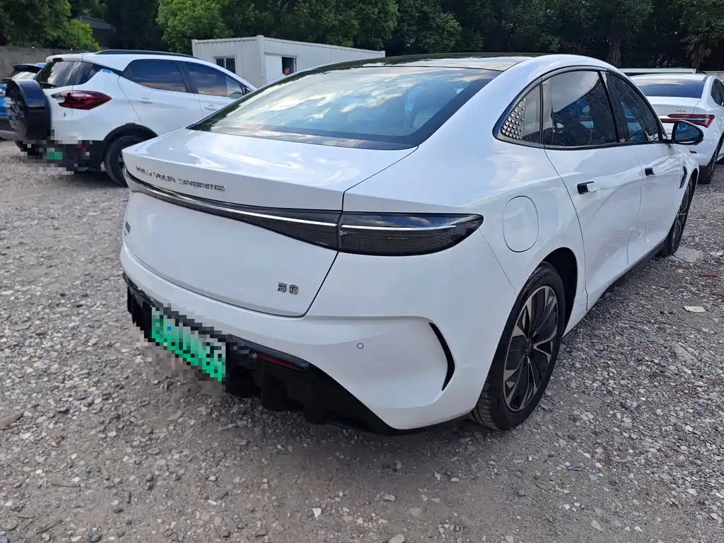 BYD Seal — фото 6