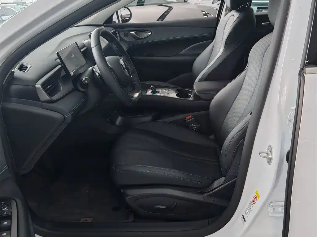 BYD Seal 05 DM-i — фото 11