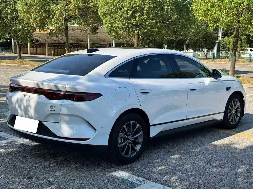BYD Qin L — фото 7