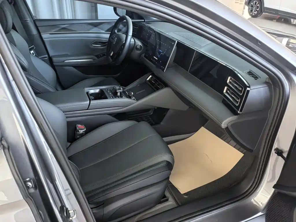 BYD Qin L — фото 20
