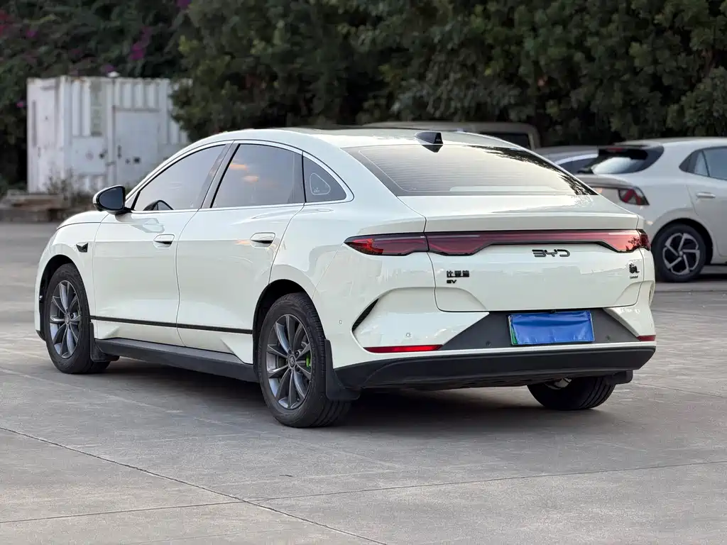 BYD Qin L — фото 4