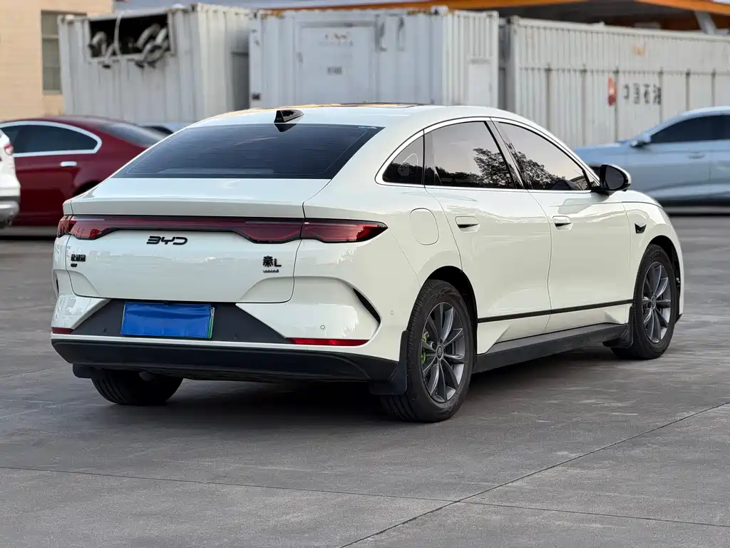 BYD Qin L — фото 6