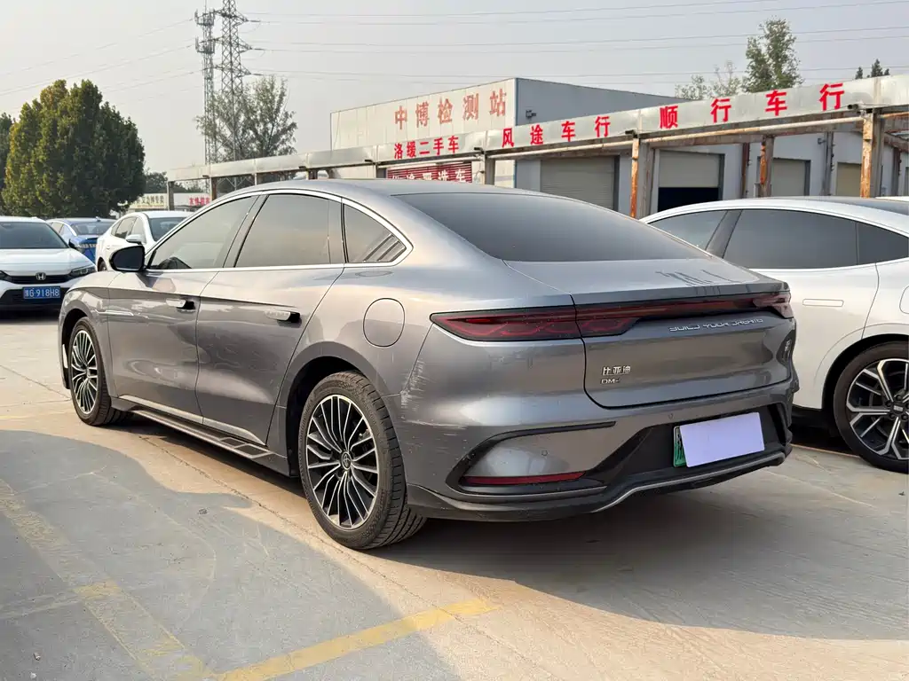 BYD Han — фото 10