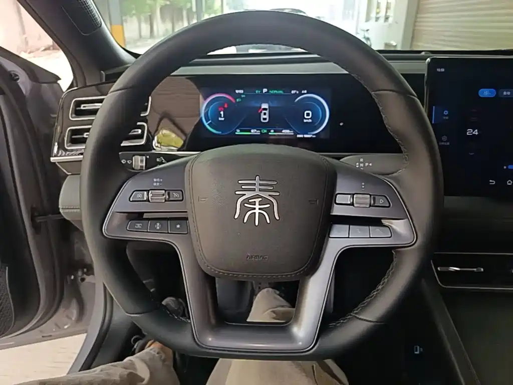 BYD Qin L — фото 11