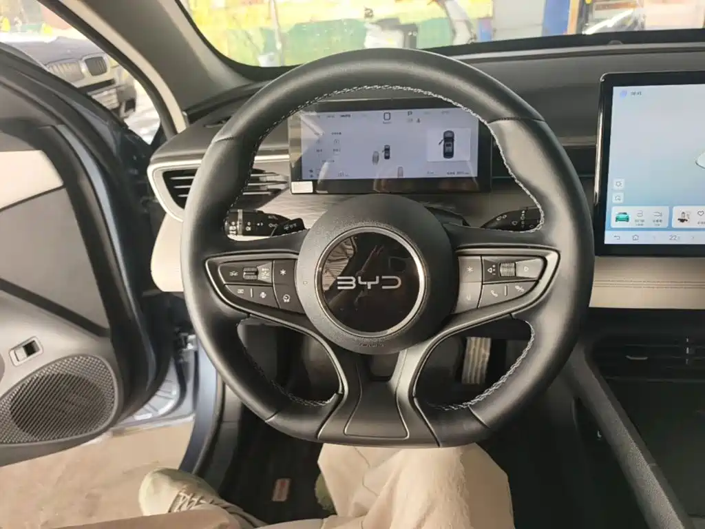 BYD Seal 05 DM-i — фото 11