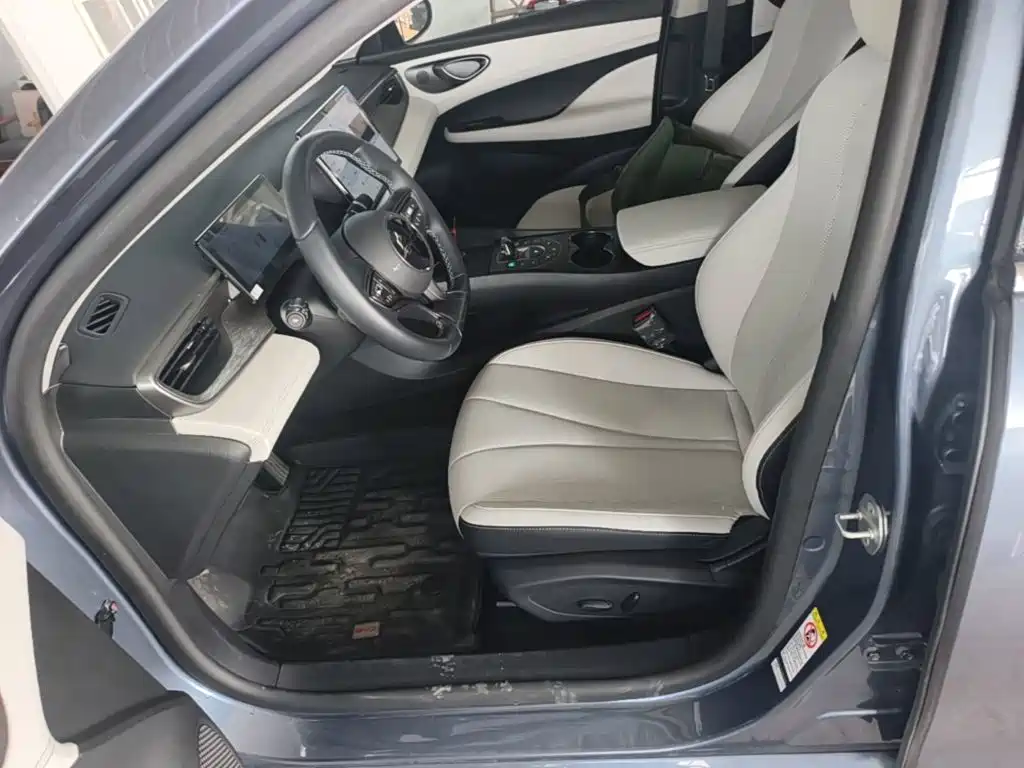 BYD Seal 05 DM-i — фото 15