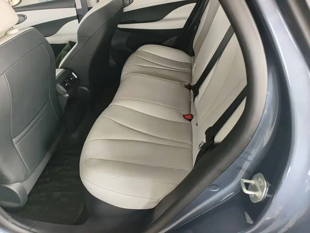 BYD Seal 05 DM-i — фото 17