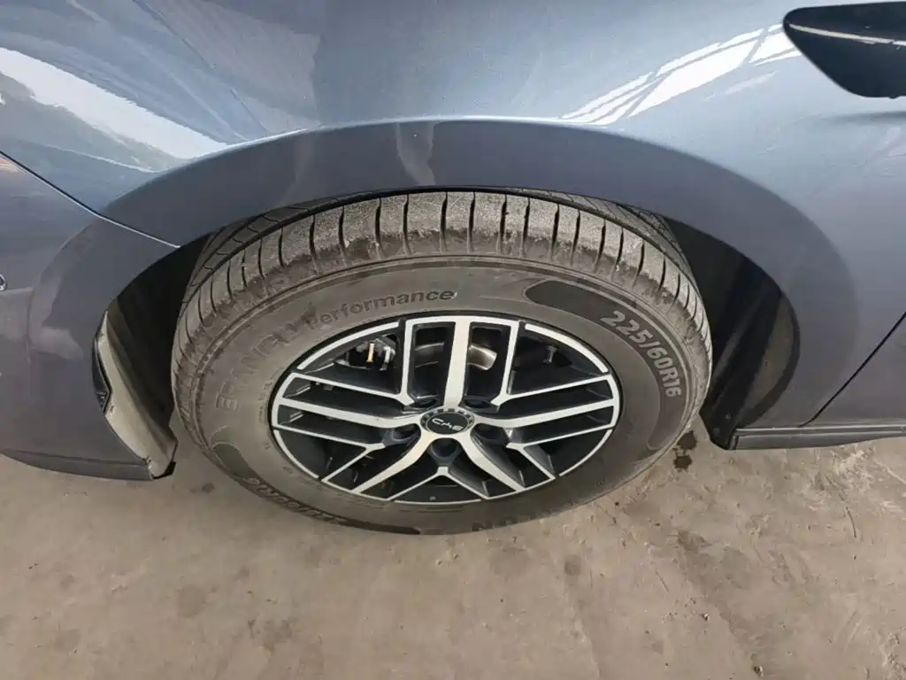 BYD Seal 05 DM-i — фото 23