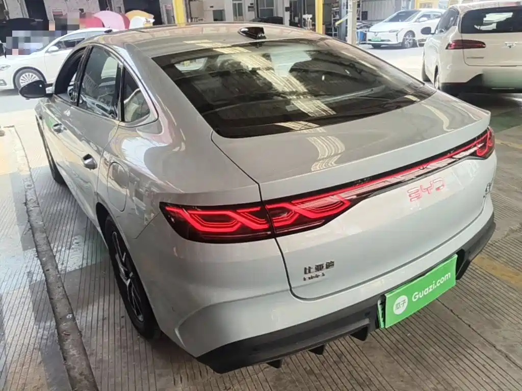 BYD Qin L — фото 5