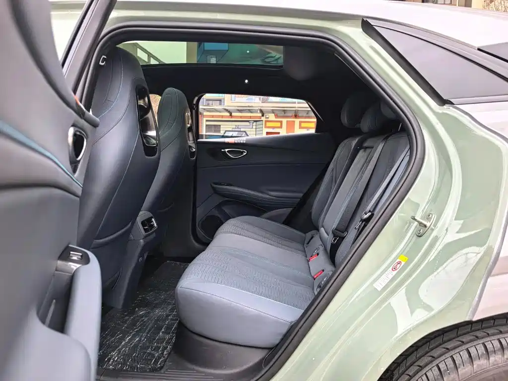 BYD Seal 06GT — фото 13
