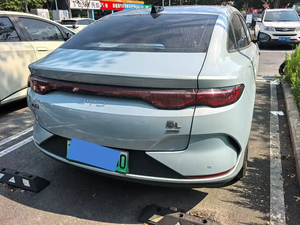 BYD Qin L — фото 4