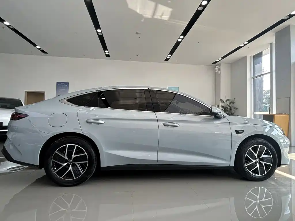 BYD Qin L — фото 7